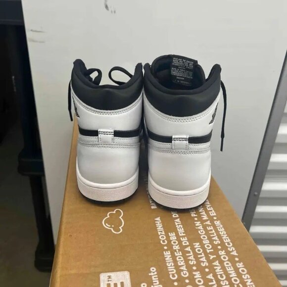 Air Jordan 1 Retro High OG 'Black White 2.0' DZ5485 010 Size 10 New With Defects - Picture 4 of 8